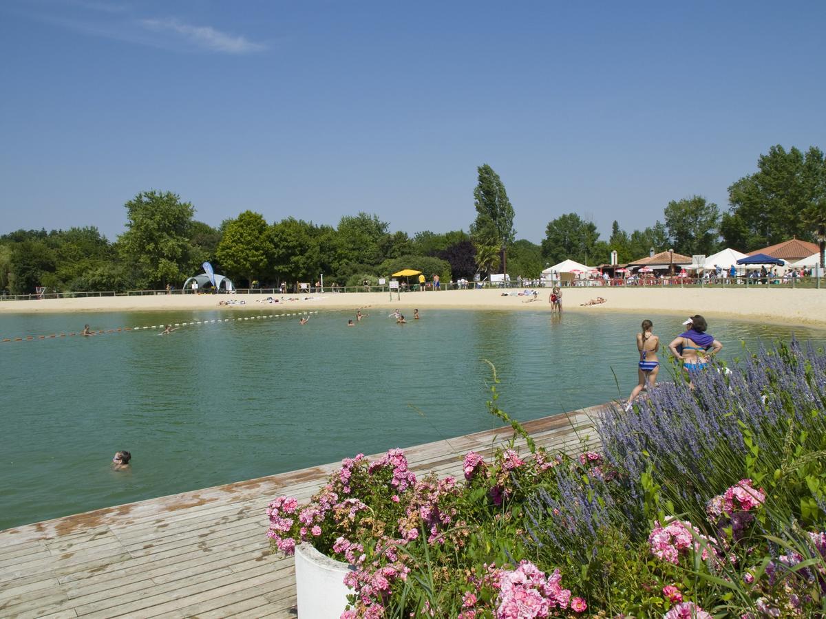 Residence Vacances Bleues Les Coteaux De Жонзак Екстериор снимка