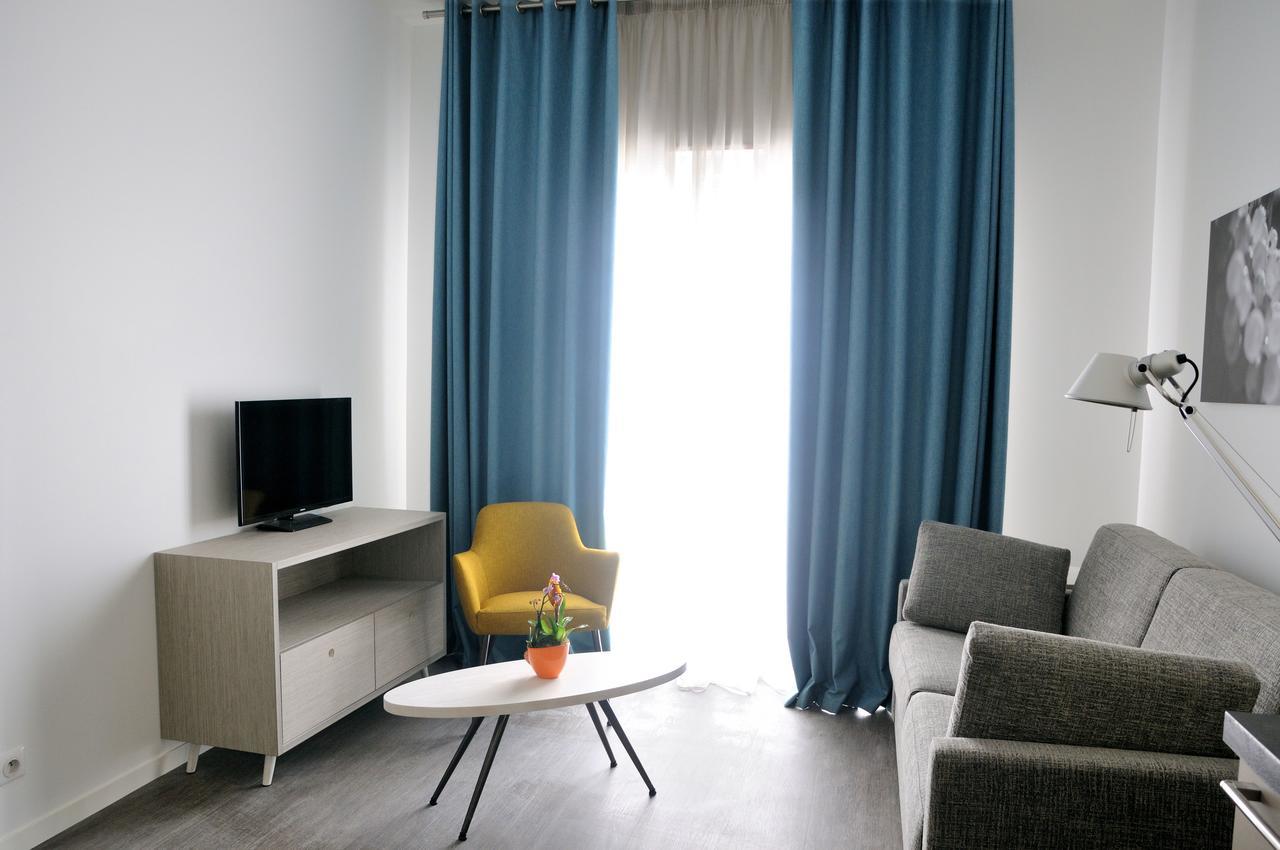 Residence Vacances Bleues Les Coteaux De Жонзак Екстериор снимка