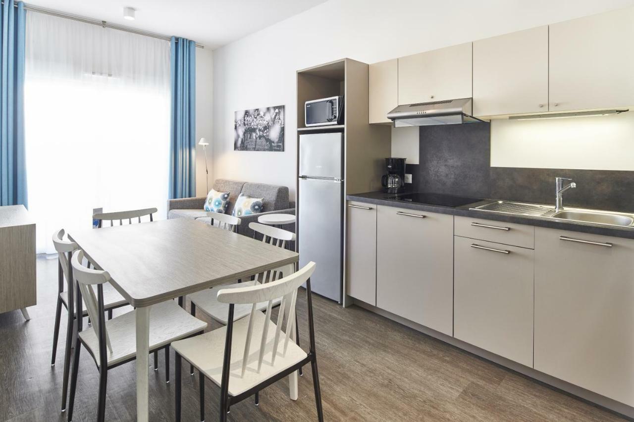 Residence Vacances Bleues Les Coteaux De Жонзак Екстериор снимка